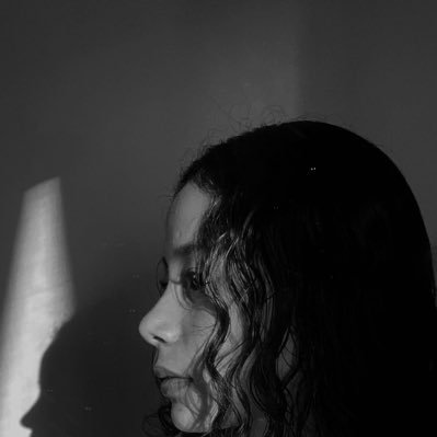 atardecerabril's profile picture. 