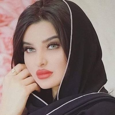 أنا بلقيس•••••
لا يُغريني كُل ما هوَ تَقليدي
فَتاةٌ مِثلي تَحتاجُ للمُعجِزاتِ دائِماً 😉
#الخاص_مهمل_جدا_جدا