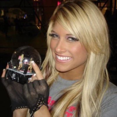 divasbelt's profile picture. hold it down, 𝑩.