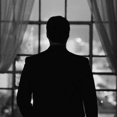 أنا لست ضد الوطن، بل ضد من لوّثوا معناه. إن انفصالي عن المجتمع ليس هروبًا، بل وقفة عزّ أمام قطيعٍ باع صوته وضميره ...!