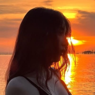 Enterrei meus sentimentos tão fundo que pude fingir que nunca tinham existido 🌻