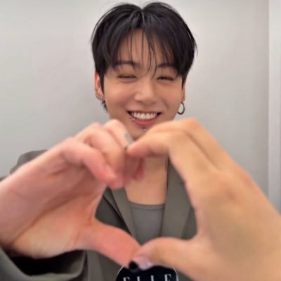 FUTURE‘S GONNA BE OKAY / SPRING IS COMING ; she/her, 25, BTS, TXT, LE SSERAFIM & books