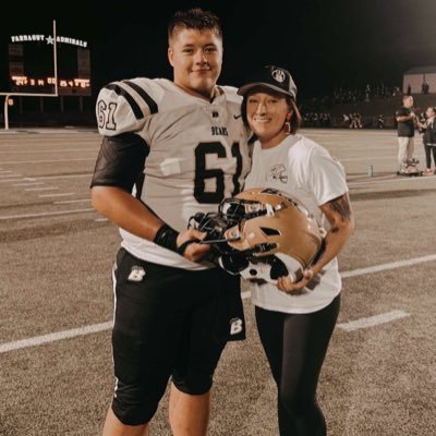 Football Mom 🐻 🏈 Hiking Enthusiast 🥾 Gym Monkey 🙈 Personal Trainer 👊🏽