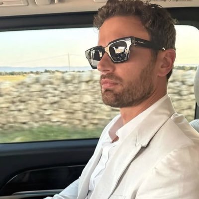 james0grc's profile picture. YOU LOOK DELIGHTFUL DARLING 🦋….