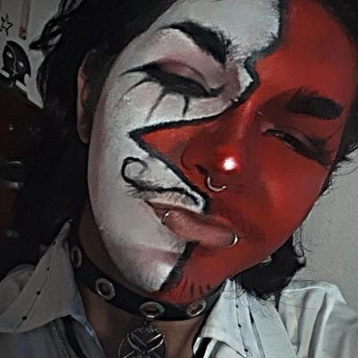 Hysterical and Useless #Hexatombeさんのプロフィール画像