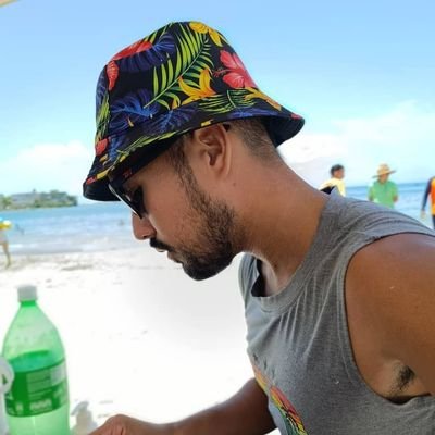 LVL 28. Pokémon Trainer. Hakuna Matata. X es mi diario 🖋️