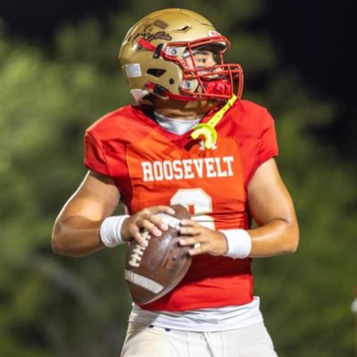 Papakōlea, HI |Quarterback @ Roosevelt High School Class of 2026 |3.5 GPA | Height: 5’10 Weight: 175 lb | (808)-387-3106