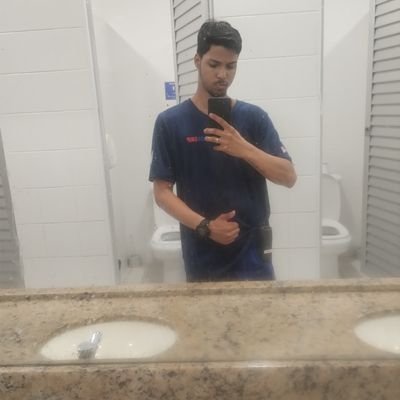 rayansilva333's profile picture. apenas um novinho de 20 anos que gosta de conversar e ama peitos...