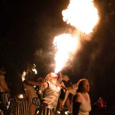 Tommy_612's profile picture. 🇺🇲🇮🇪🔥🌺✖️🎸 I build & fix stuff, Fire Performer, Burner, 2A supporter/builder, Festi, Metal, Dad, Proud Irish-American, I refuse to act my age, OG Gen X