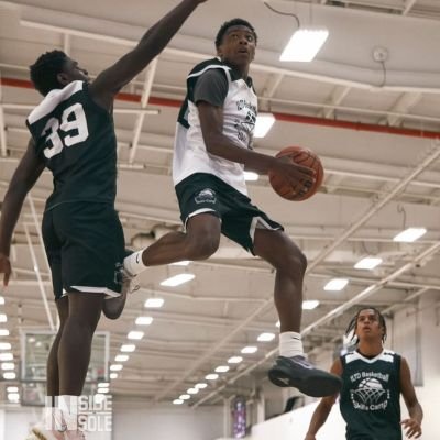 Portledge School • 2030 • 6'0 PG • IG @showtime_c24