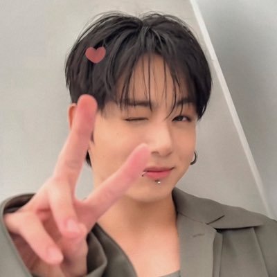 eatjungcookie's profile picture. 