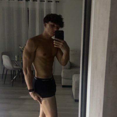 anthonyliftz5's profile picture. 18 6’0 180 dm for drains https://t.co/FmKprIwwnU