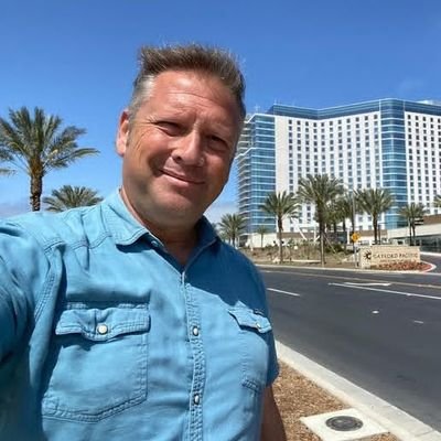 MichaeJordan9t's profile picture. love everything but don't trust anything just God