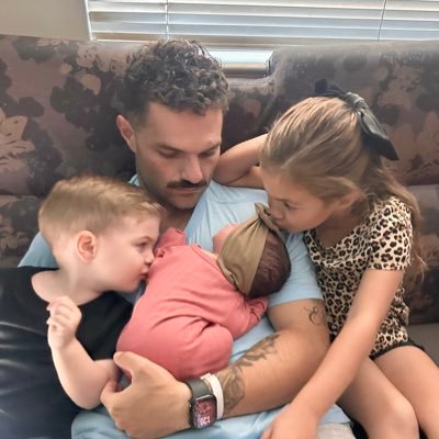 Husband | Payton, Easton & Charlee’s Dad | LB & Special Teams Coach 🏈 | #GoPackGo | #flytogether | Everything’s Gonna Be Alright