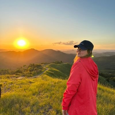 mabuzzetti's profile picture. Pov: você tá bem? 

Eu: meu anjo, se eu estivesse bem não teria tt.