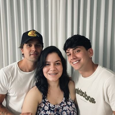 Mamãe do Nathan e da Maria 👧🏽🧒🏻
Fã do @luansantana e @leofogueteofc ☄️🚀 Quando doeu só eu senti, então minhas escolhas não dizem respeito a ninguém