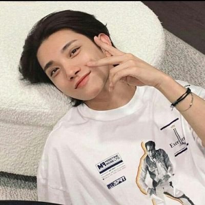 luvv_ririn's profile picture. hai guys