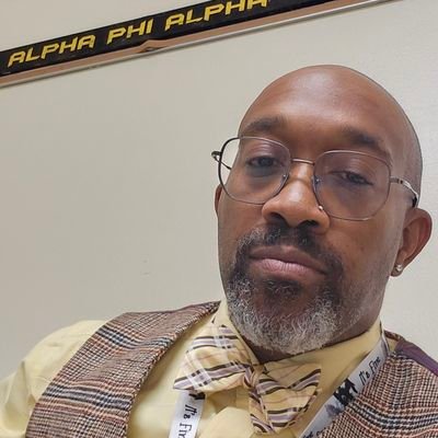 🙏🏿•afrikan born on stolen land•papasmurf🍄he/him/comrade•☭•🌍•5th grader teacher🍏•🎓bsu bs•🎓gcu m. ed.•ax•🖤📚 •ynwa•🔔•lgm•1906