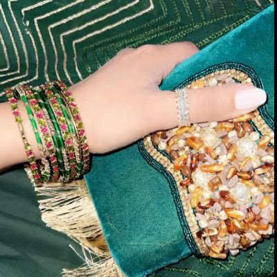 بے حسی شرط ہے جینے کے لئے اور ھم کو احساس کی بیماری ھے