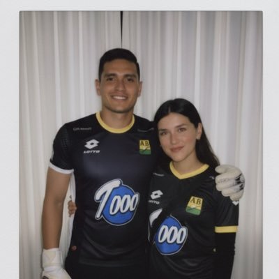| CAB | hola soy val y si soy una cuenta fake del más grande del oriente | 11 - 05 - 1949💛💚🐆