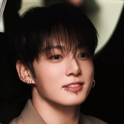 karren13's profile picture. Don't mind me, I'm just here for the tea. 🍵 18+