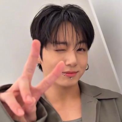 グクペン🐰ソロ活からの🔰アミ💜 7人応援📣 2025年に向けて韓国語勉強中📚 少しの間マイペース&スローになります🐢 にこにこず→nico
