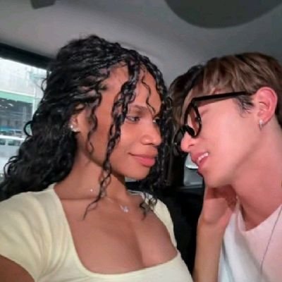 nikonipearl_17's profile picture. 