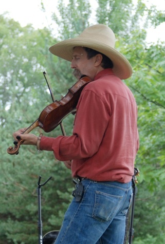 PopWaGuitar's profile picture. Folksinger, guitarist, fiddler, story teller, cinch maker