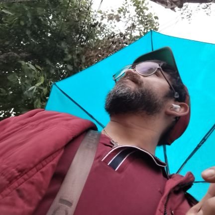 un chico sencillo y comun, pero no corriente que no le gusta la rutina, con muchos sueños locos al igual que yo !!.. Estoy loco hahaha! #Marketing
