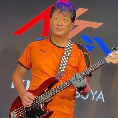 ラム酒とベース、何よりアキバの街とコンカフェをこよなく愛する、取るに足りない男。しかも、もう還暦過ぎ。酒の名を取って「マリブさん」と呼ばれるくらい、適当にラム酒を飲ませておけばご機嫌になります。 #エレキベース #コンカフェ #GrassRoots #Fender
