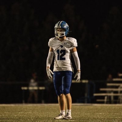6,0 180 2027| BENCH 275| SQUAT 385|CLEAN 225| POS SS/WR| 3.1 GPA |920-410-0070|tc2sky@outlook.com, #11. https://t.co/M5ltuUY8Nv