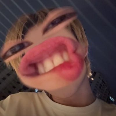 IamFerinz's profile picture. ★เป็น Army ของบังทัน★ ☁︎เป็น นานานุ ของน้องนิว☁︎ ☀︎รัก หม่ามี๊ซันไชน์ ของพี่ซี☀︎ และ ♥︎เป็น ซนซน ของซีนุนิว♥︎