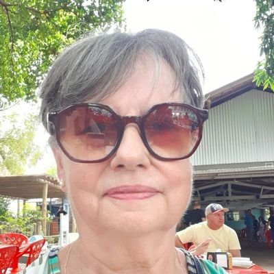 roseline13_'s profile picture. Patriotic citizen 🇺🇸