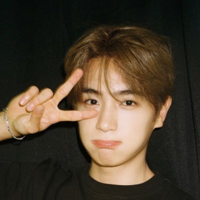 #성인더비 #현프 #선프 #빵비 #큐프 #릭프 #쥬프 #뉴프 #콥프 #상프 #team현떤 너희의 사랑이 행복이 무대가 영원히 반짝거릴 수 있도록 잔잔한 파도처럼 들이치는 사랑을 전해줄게🫶🏻