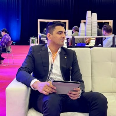 | Roblox Dev | ex-Music Teacher | Sound Designer/ Music Producer🎮| Founder at BK STUDIO LLC👑| Disc: bk222✉️ https://t.co/jZ4sn8V3CI