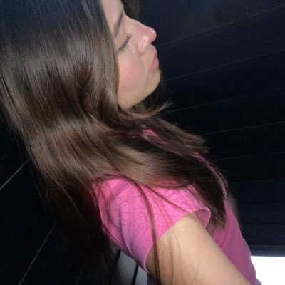 karinaa_dloss's profile picture. 