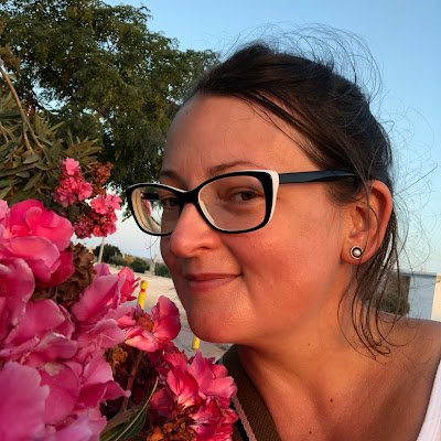 IsimaKnitchen's profile picture. 