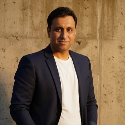 Rishithakkar_24's profile picture. CEO; SaffronBull Mediatech