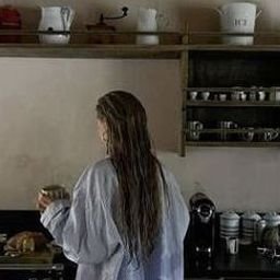 Jiehwer594250's profile picture. 海の波に心を癒される