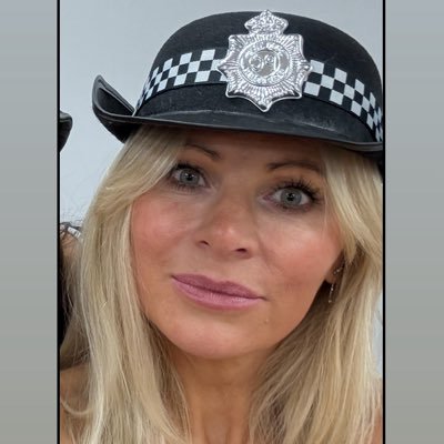 Justswarla's profile picture. MCR ✨ 31, Lisa Swain occupies my time 👑 "it's like sarcasms my shin pads"