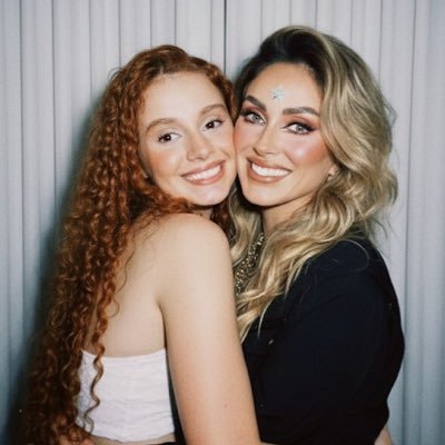 26 anos na cara e ainda choro por Restart | Anahí ⭐️ Fan account