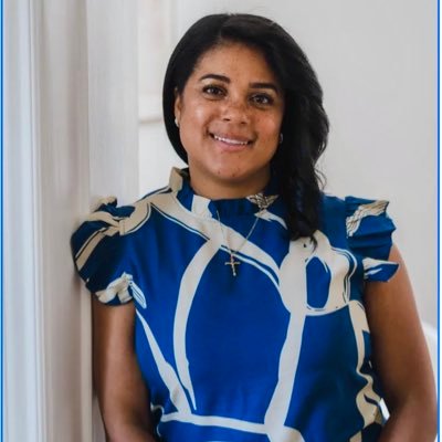 She/her, Settler, #PMAward #DOEaward, teach @OttCatholicSB, Faculty @algonquincolleg & #uOttawa, co-chair @ocsb_ben, Therapist, Community Builder: MOCO ,➕VIBES
