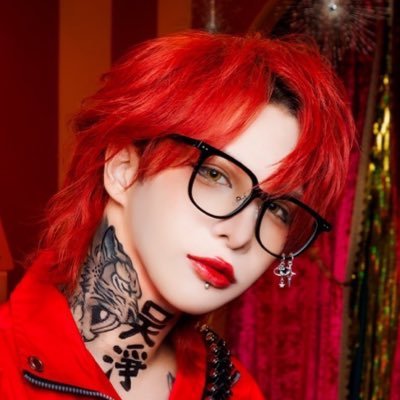 👨🏻🌾🐴🎸【Instagram】➡︎https://t.co/Y2RjbIafzs オフィシャルツイッター➡︎@vivar_official 赤色担当です🥀㊗️メジャーデビュー🎉