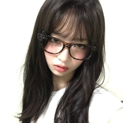 2004 | angel face, trouble thoughts.
blushes when you tease, but never stops you — Hanni Pham. (on ts)
