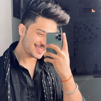 shahzaibkhan570's profile picture. Follow for instant follow back