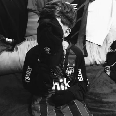 Erlansze's profile picture. lagi sok sibuk aja sih, btw fb dong