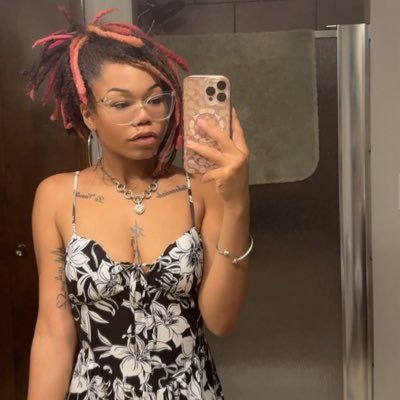 I'm available for meetup sxx and also sell my nudes and video Dropbox text me up on zangi on 10-1509-1301 and on my number on +1 480-439-6805