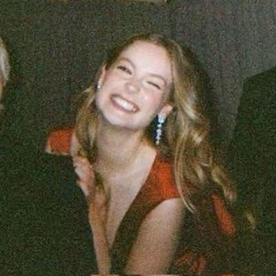 bedaute's profile picture. 💋🎧 .. little woman diary 💌 ♡ $$