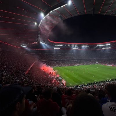 redmunich98's profile picture. @FCBayern // @SSVJahn ⚽❤️ // ~ love football, hate racism ~ ❌ 27y/o / 🇩🇪🇽🇰🇪🇺