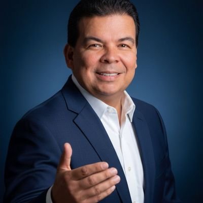 Cuenta Oficial.
Empresario, 🎓Politólogo, Especialista en Alta Gerencia Pública.
Rep.a la Cámara, Senador de Colombia (2010/18) y Concejal de Cali (2020/27).